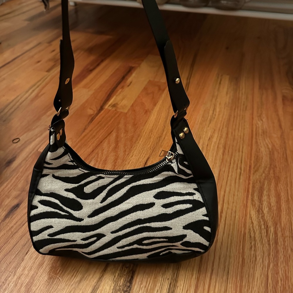 Zebra shoulder bag